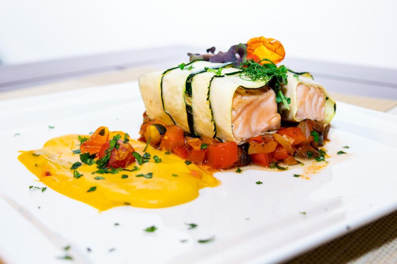 Habana Hotel Y Restaurante 伊圭 外观 照片