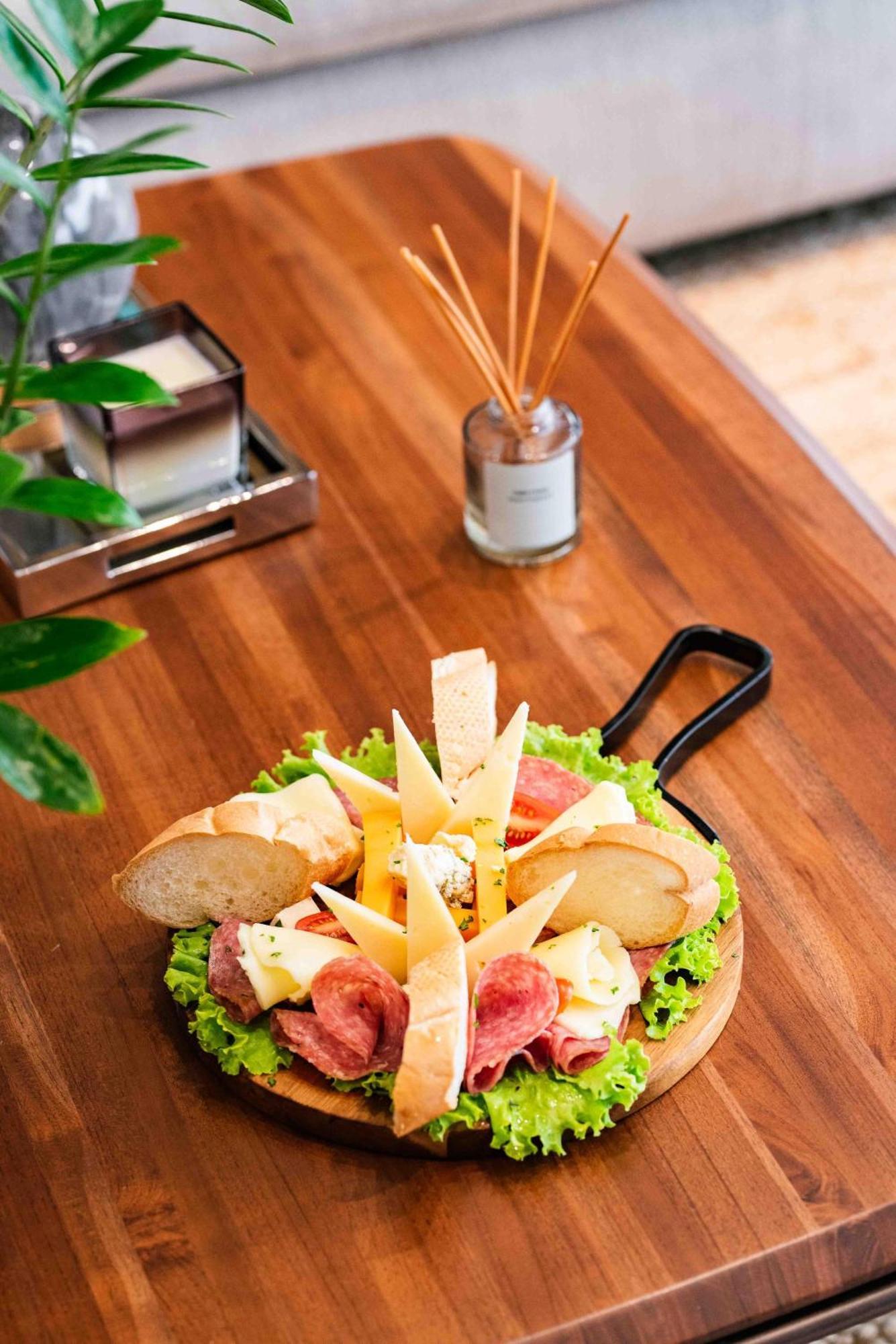 Habana Hotel Y Restaurante 伊圭 外观 照片